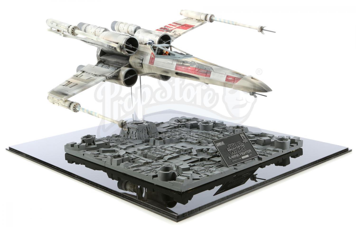 Lot #690 - STAR WARS: A NEW HOPE (1977) - ICONS X-Wing 