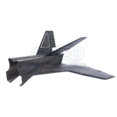 Lot # 12: ALIENS (1986) - Crashed Sulaco Dropship Model Miniature Tail Section